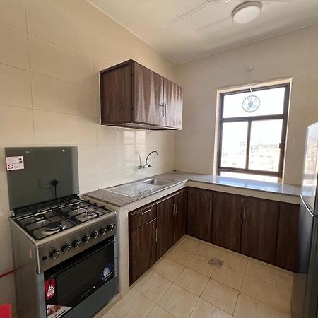 Golden Seasons Furnished Apartment 6 Salalah Exterior photo