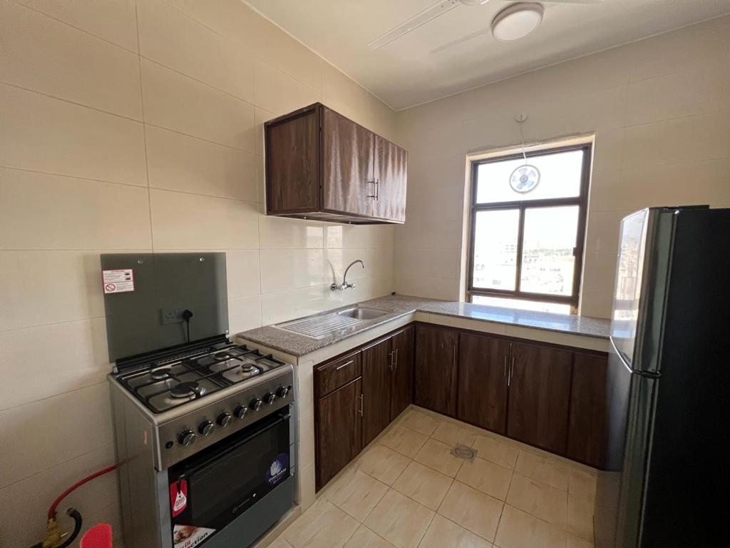 Golden Seasons Furnished Apartment 6 Salalah Exterior photo